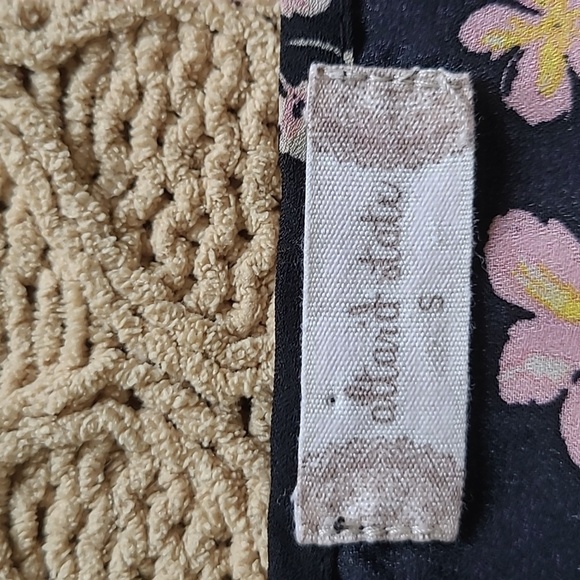 Altar'd State Black Floral Boho Tunic Blouse - Size Sm - Picture 6 of 8